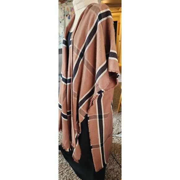 O25 Do Everything In Love plaid cape m - Picture 7 of 8